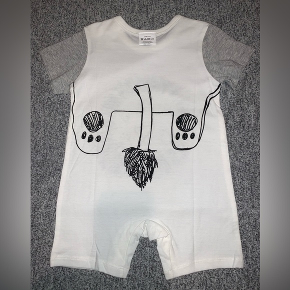 SOLD - Lion Romper • BRAND NEW • 6-9mos - Picture 2 of 2